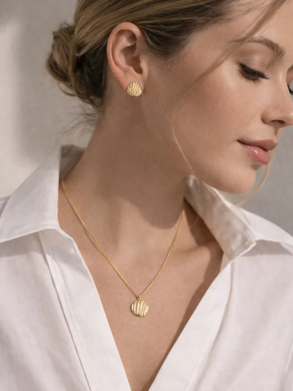 Small Shell Set with Rippled Texture