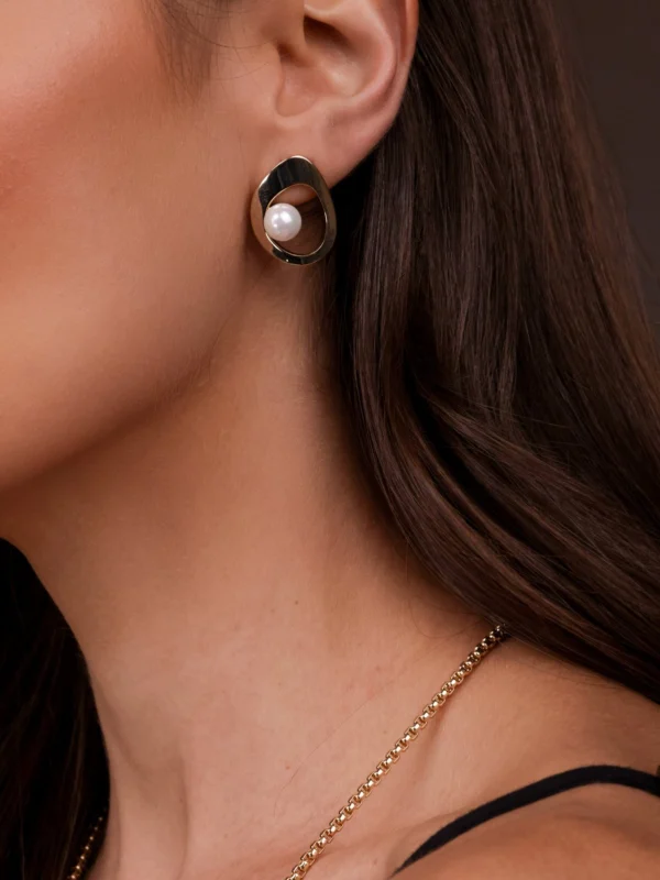 Contemporary Pearl Set