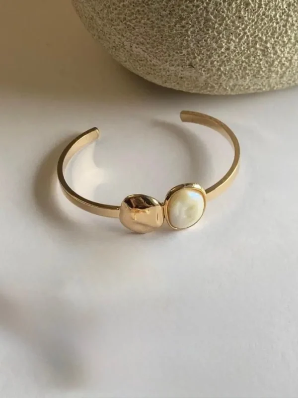 Organic Plate Pearl Cuff