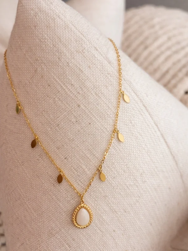 Leaf Link Necklace with Resin Drop