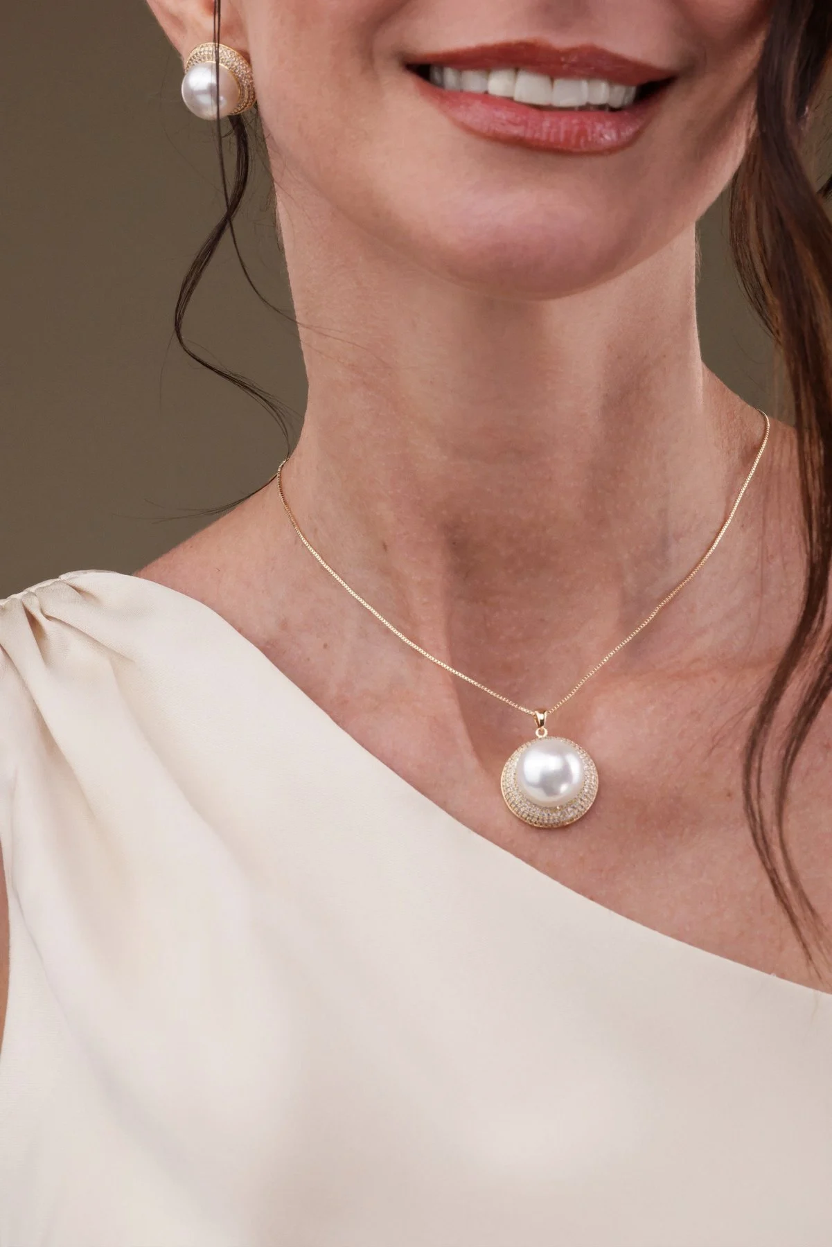 Classic Pave Pearl Set