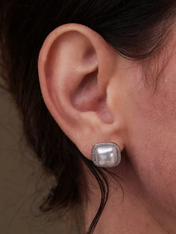 Lumina Pearl Set in Rhodium